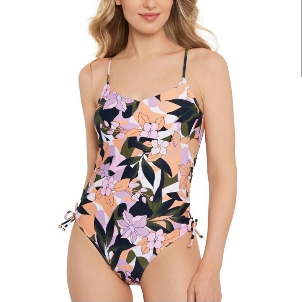 Salt + Cove Women's Swimsuit. NWT. One Piece. Size XL.